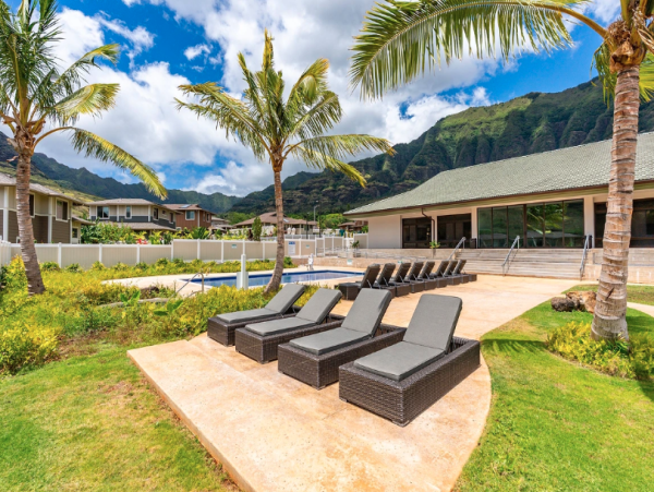 Luxurious Oahu Retreat: Two Villas, Perfect for Groups